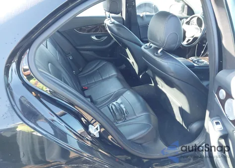 2015 Mercedes-Benz C 300 4Matic из США, поврежденный, VIN 55SWF4KB9FU065615